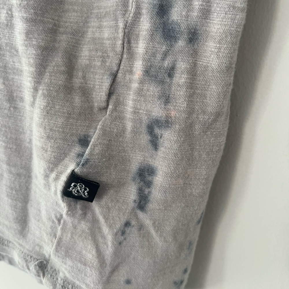 Rock & Republic Black and Gray Wing Design Shirt - Picture 4 of 6